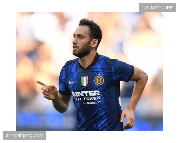 半场战报:国际米兰1-0领先多特蒙德,恰尔汗奥卢直接任意球破门 半场战报:国际米兰1-0领先多特蒙德,恰尔汗奥卢直接任意球破门